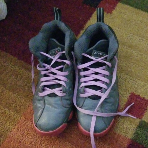 Shoes - Picture 4 of 4